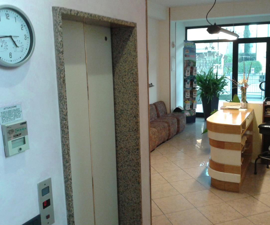 Residence Monaco Appartamenti Rimini Exterior photo